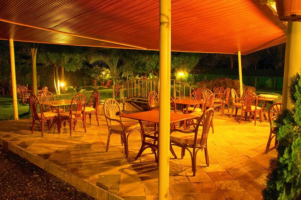 Brownie'S Guesthouse Lake Elementaita Buitenkant foto